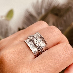 Flower Spinner Ring for Women, Silver Spinner Rings,  Spinner Rings for women, Thumb Ring, Meditation ring, Gift for her, Women ring