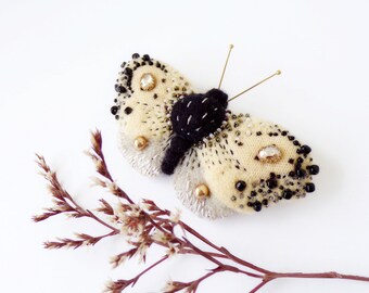 Cream Beige Moth Needle Felted Embroidered Brooch, Needle Felted Moth Brooch Beige, Felted Butterfly Brooch, Moth Pin, Butterfly Pin