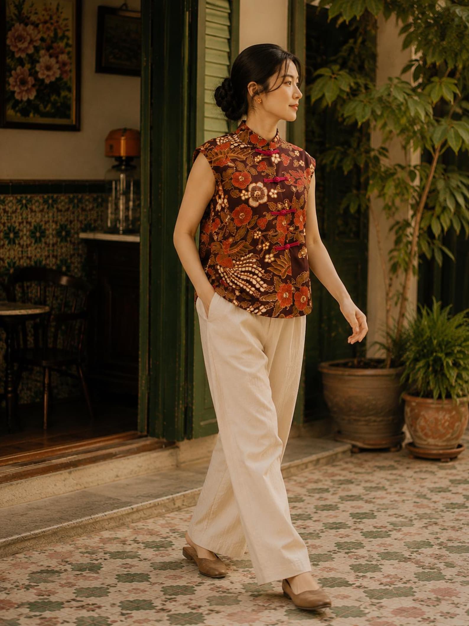 Sutera Kayangan - Malaysian Batik Qipao Blouse, Handmade Modern Cheongsam Top