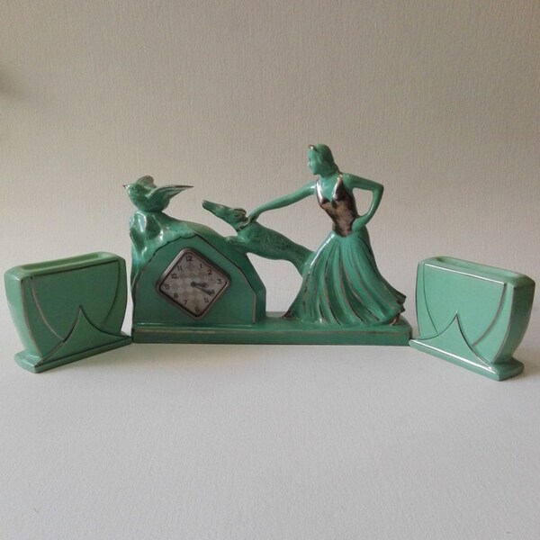 Horloge français art déco, français vintage, statuette femme, décor français, chien lévrier, garniture cheminée, déco table