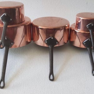 Kupfer-Aluminium-Pfannen, Vintage Französisch, Landhaus, Vintage-Küche, Wand-Dekor, antike Utensilien