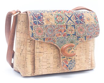 Natural cork shoulder bag with magnetic closure and floral pattern for women