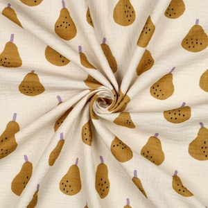 Könnte beinhalten: Ein cremefarbener Stoff mit einem sich wiederholenden Muster aus senfgelben Birnen mit kleinen schwarzen Punkten und hellvioletten Stielen. Das Textil ist in der Mitte gerafft, was einen Spiraleffekt erzeugt und das weiche Material betont.