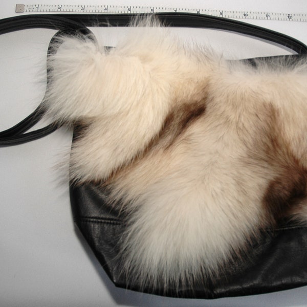 Black Leather purse with fox fur for women / Sacoche en cuir noir et fourrure de renard pour femmes