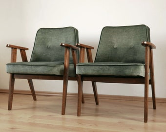 2 Sillones 366 originales de mediados de siglo diseñados en 1962. Sillón verde botella Vintage Mid-century Wood. chierowski