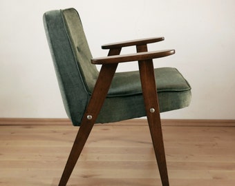 Original mid-century 366 armchair designed in 1962. Bottle green armchair Vintage Mid-century Wood. Chierowski