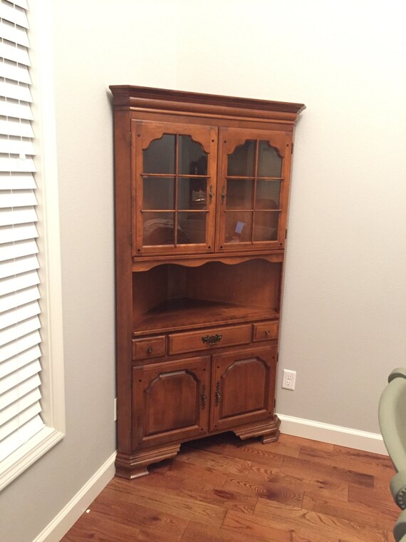 Items Similar To 1900s Solid Maple Corner Hutch Temple Stuart Items Similar To 1900s Solid Maple Corner Hutch Temple Stuart Early American Excellent Condition On