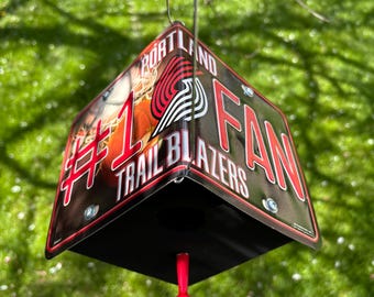 Matrícula de fan número 1 de los Portland Trailblazers con casita para pájaros