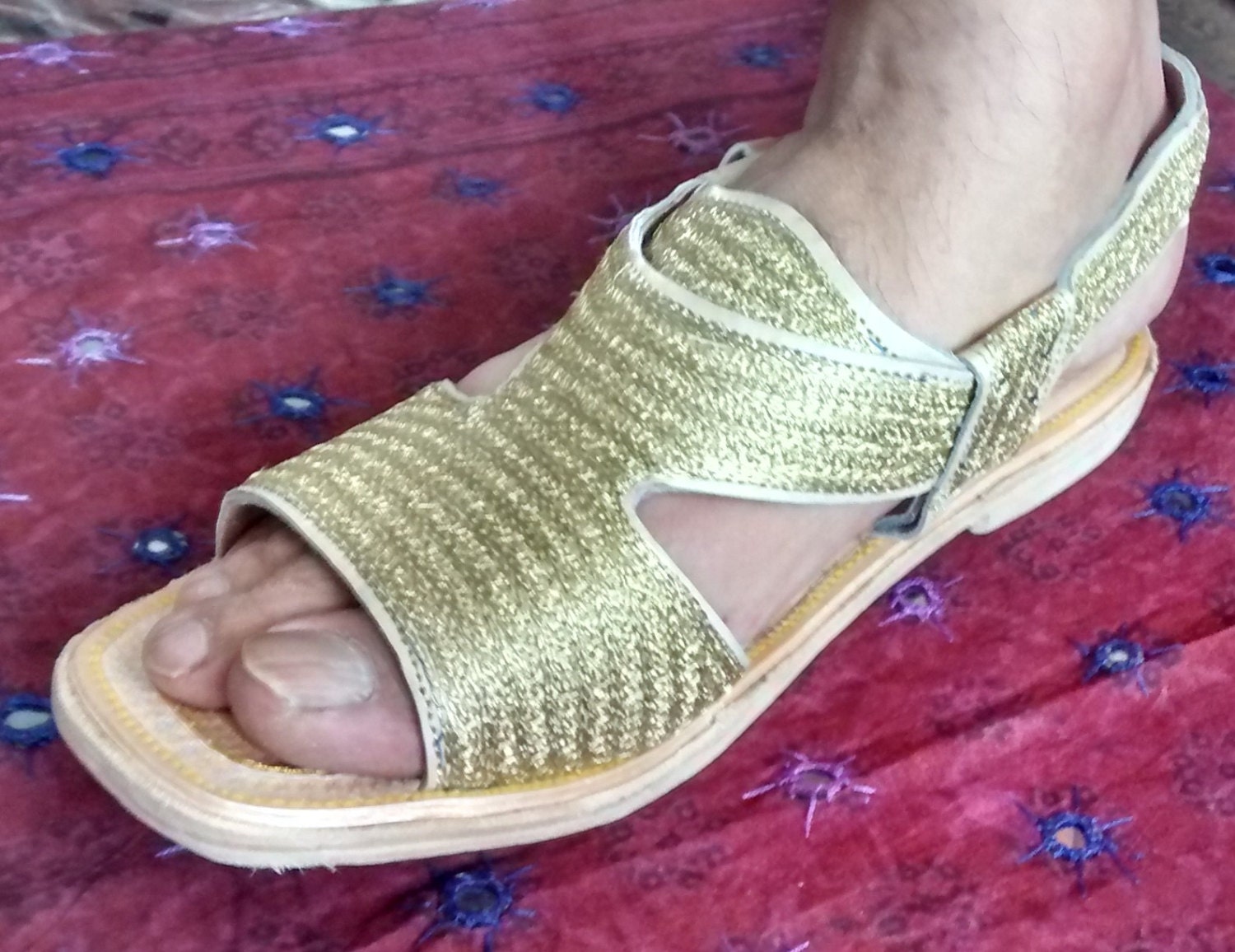 Tilla chappal 2025