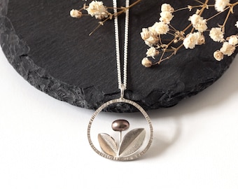 Florale Sterling Silber Halskette mit dunkler Süßwasserperle • Eleganter Silber Anhänger • Minimal Handgemachte Natur-inspirierte Halskette