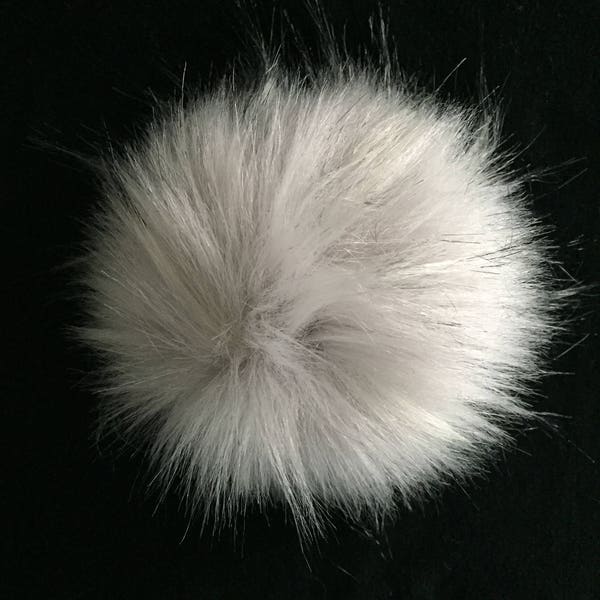 Silver Fox Faux Fur Pompom / Silver Fur Pom Pom / Fur Beanie Topper