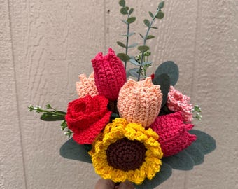 かぎ針編みの花束 / 手作りチューリップ、ひまわり、カーネーション