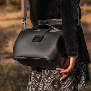 Modern doctors bag sales