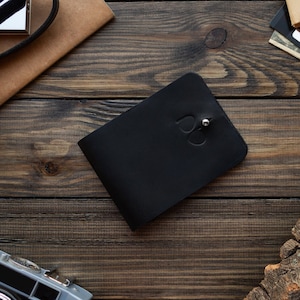 Billetera delgada de cuero negro, soporte de tarjeta de cuero personalizado, billetera minimalista para hombres, billetera pequeña para hombres, regalo para él