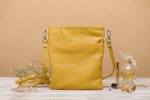 Small Leather Crossbody Bag - Shoulder Purse for Women - Leather Messenger Purse with zipper - Trendy Style for Everyday Use