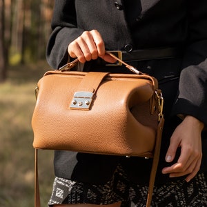 Grand sac docteur en cuir - Sac femme moderne - Sac à main docteur en cuir marron souple - Sac à bandoulière - Accessoires femme - Sac à main de voyage