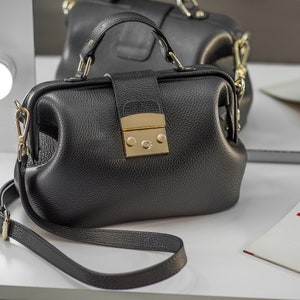 Elegant and Versatile Leather Satchel - Timeless Classic for Women - Cross Body Bag, Travel Purse and Everyday Essential