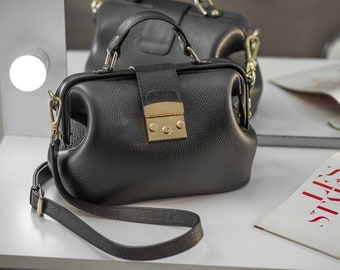 Elegant and Versatile Leather Satchel - Timeless Classic for Women - Cross Body Bag, Travel Purse and Everyday Essential