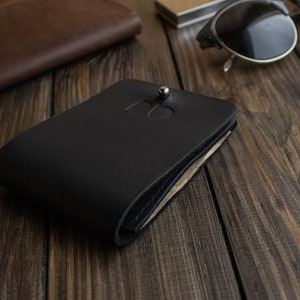 Cartera de cuero negro personalizada, titular de tarjeta de crédito para hombres, billetera minimalista, billetera de soporte de identificación para hombres, regalo para él o ella imagen 2