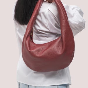 Bordo Leder Hobo Tasche - Hobo Tasche - Leder Geldbörse - Umhängetasche Mittelgroß in Weinrot Leder - Geschenk für Mama