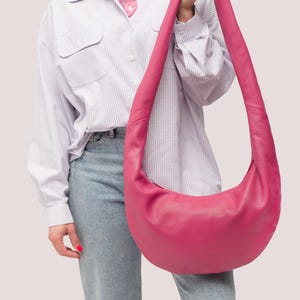 Rosa Leder Hobo Tasche - Langer Griff Mond Tasche - Weiche Halbmond Schultertasche - Handgemachte Slouchy Geldbörse - Helle Ledertasche - Geschenk für Sie