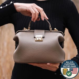 LEATHER DOCTOR BAG - Modern Lady Bag - Soft Taupe Leather Crafted Doctor Style Handbag - Cross Body Bag - Women Accessories - Travel Purse