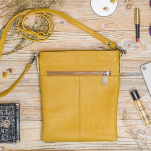 Petit sac à bandoulière en cuir - Sac à main porté épaule pour femme - Sac messager en cuir avec fermeture à glissière - Style tendance pour un usage quotidien image 7