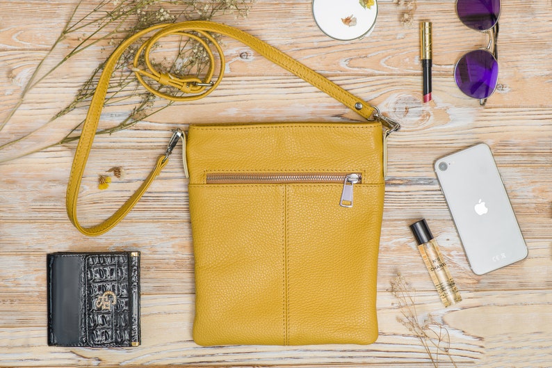 Petit sac à bandoulière en cuir - Sac à main porté épaule pour femme - Sac messager en cuir avec fermeture à glissière - Style tendance pour un usage quotidien image 7