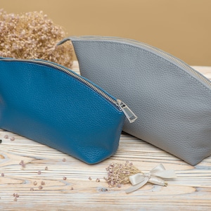Trousse de maquillage en cuir personnalisée - Cadeau de demoiselle d'honneur pour elle ! Cadeau fête des mères, trousse à maquillage Monogram, trousse de toilette personnalisée, trousse de voyage