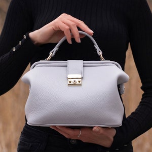 Sac à main docteur en cuir gris clair, sac de style vintage, cartable en cuir, sac à main docteur, sac à main docteur femme