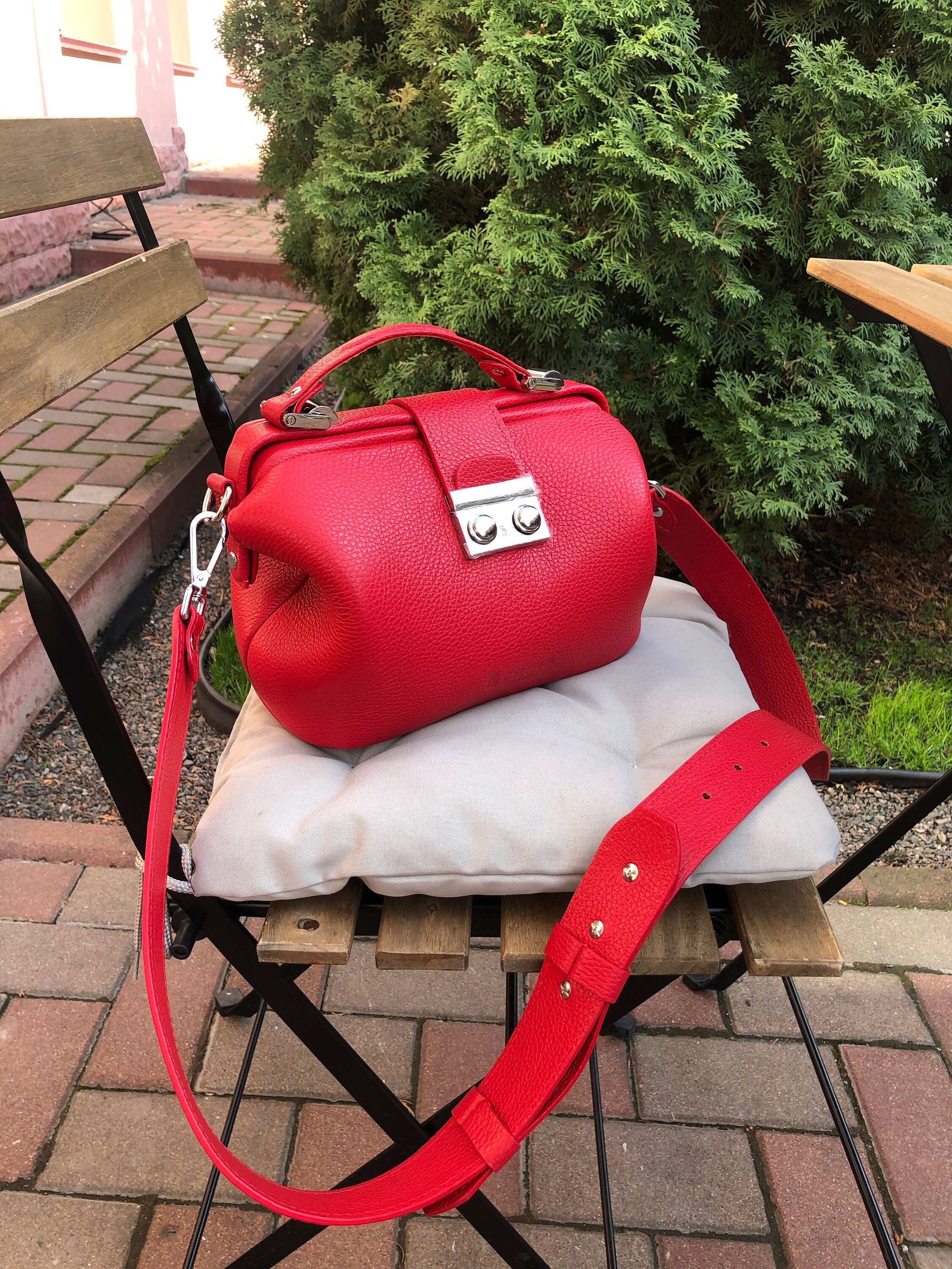 Red doctors bag shop