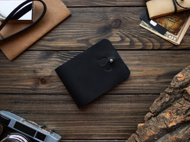 Cartera de cuero negro personalizada, titular de tarjeta de crédito para hombres, billetera minimalista, billetera de soporte de identificación para hombres, regalo para él o ella imagen 7
