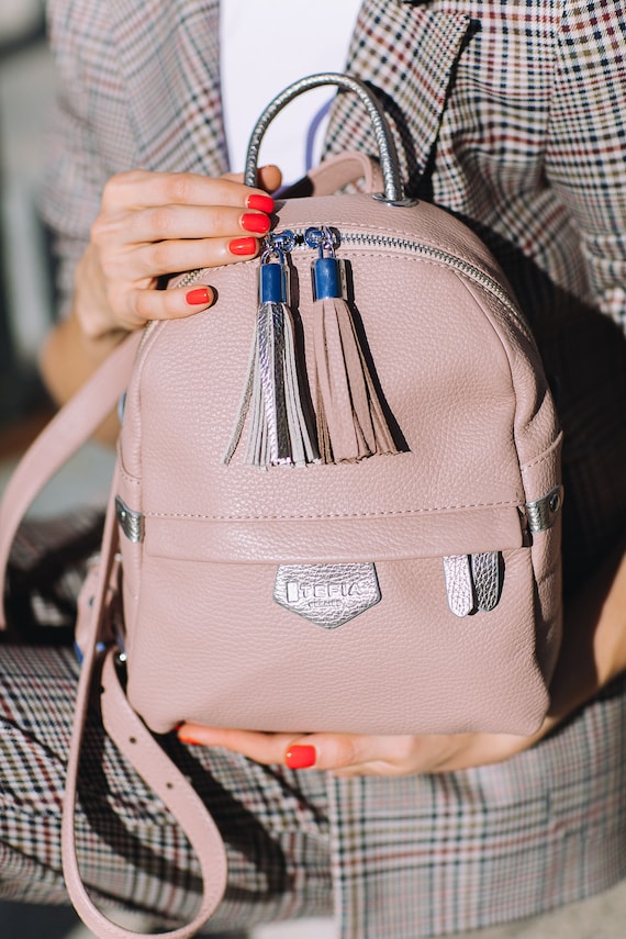 GUESS Logo Shoulder Bag Light Brown Silver Hardware Convertible Adjustable  Strap