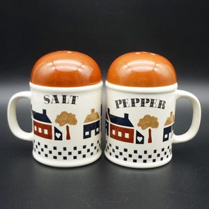 Vintage Farmhouse Ceramic Salt and Pepper Shakers: Rustic Kitchen Decor