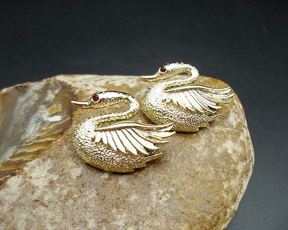Vintage Gerry s Swan Scatter Pins Set of 2 Swan Pins Gerry s