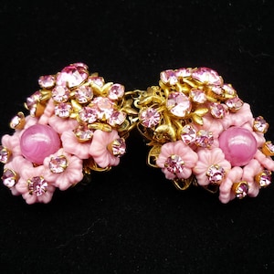 Vintage Miriam Haskell Sweater Guard Brooch: Pink Rhinestone Flower Beads