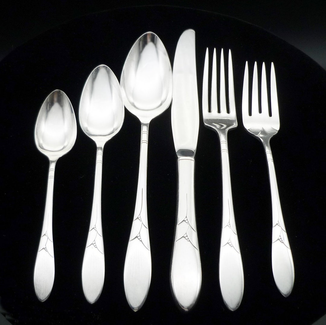 Antique 52 Pc Oneida Community Lady Hamilton Silver Plate Service for 8