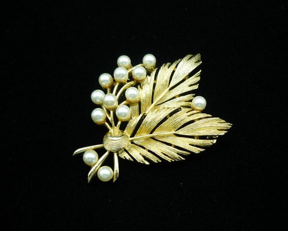 Vintage Lisner Leaf Pearl Brooch, Lisner Brooch, … - image 2