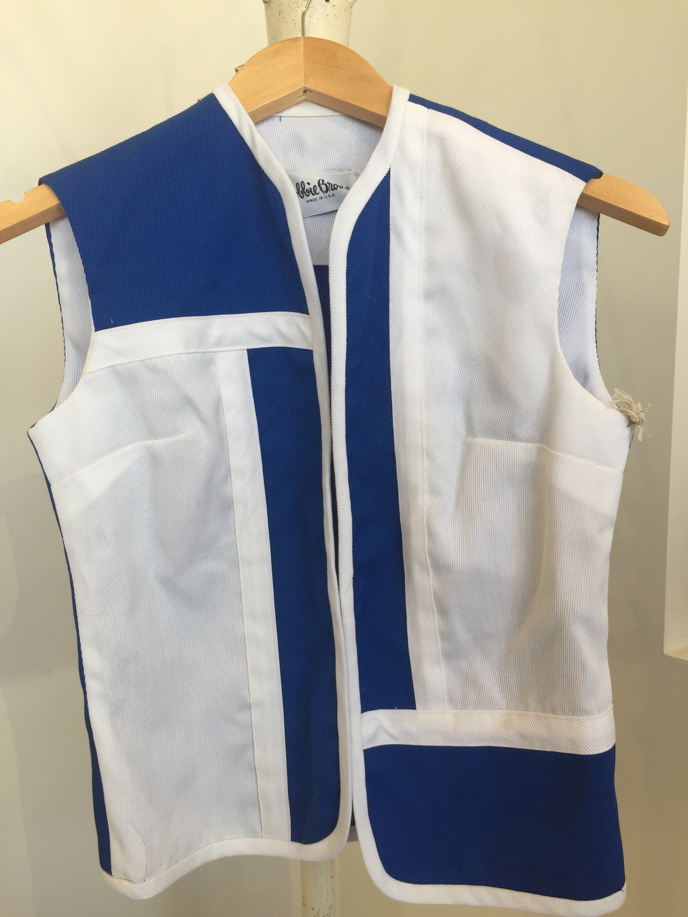 brooks vest white