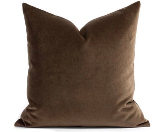 Housse de coussin en velours truffe Coussin marron Coussin confortable Décoration d'intérieur neutre Coussin design Coussin décoratif One Affirmation