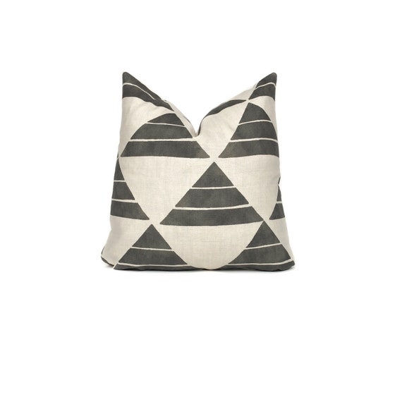 Black White Pillow Cover Linen Cotton Blend Geometric Triangle Tribal Aztec Mid Century Decoration Couch Sofa Throw Pillow Designer Kyoto Etsy Canada