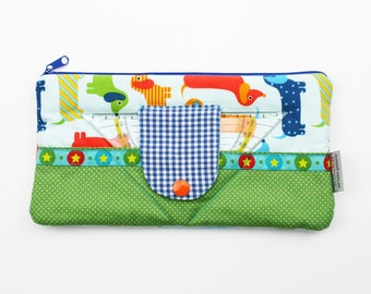 Pencil case with geo-triangle dachshund blue/green