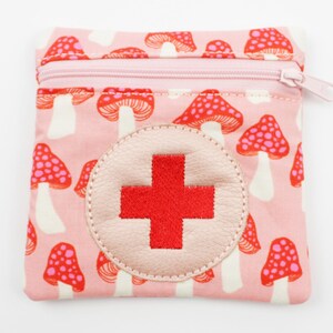 Borsa di pronto soccorso funghi rosa salmone/bianco crema 11 x 11 cm