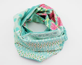 Women's patchwork floral loop scarf, light mint/lime green