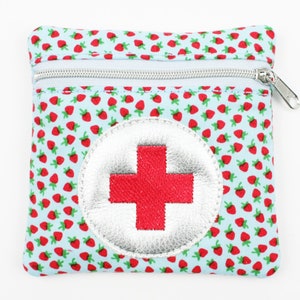 Erste-Hilfe-Täschchen Minierdbeeren helltürkis/rot 11x11 cm