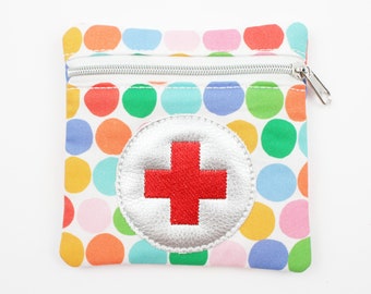 First aid bag dots white/colorful 11 x 11 cm