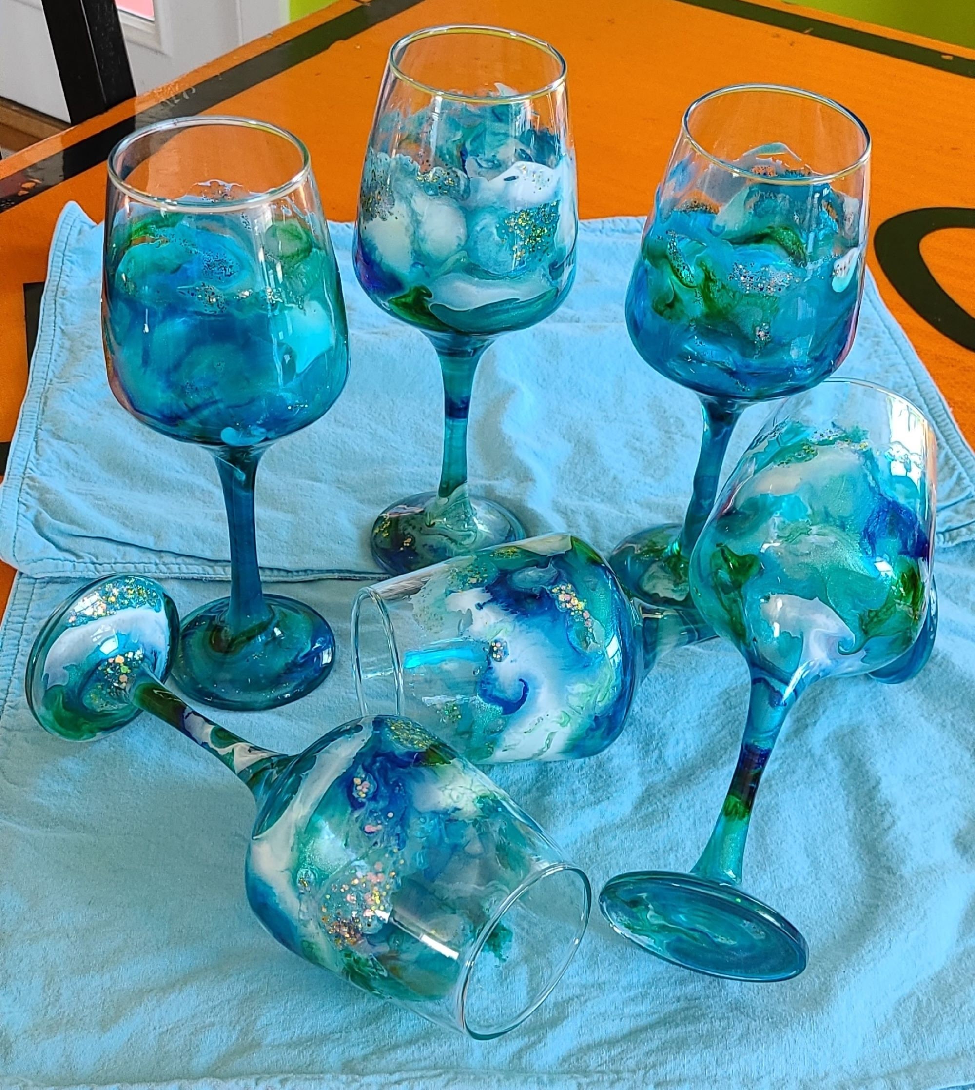 Set Of 5 Heavy Wine Glasses Beach/Ocean Blue Glass, White Paint, Green Stem