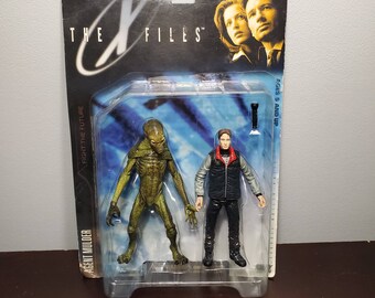 X-Files Series 1 The X-Files: Fight The Future Movie Agent Fox Mulder Action Figure With Alien