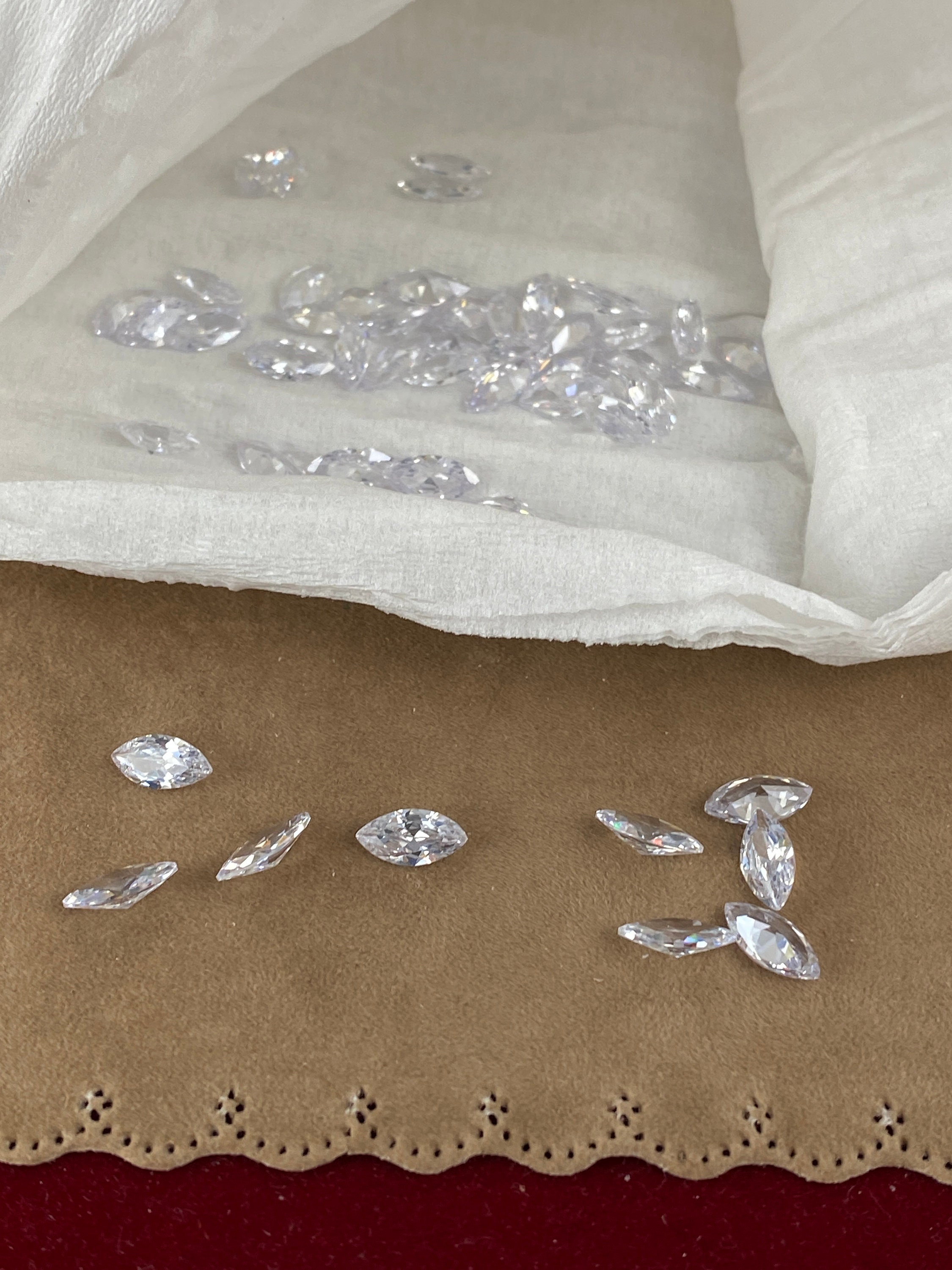 5x10MM Marquise Shape Cubic Zirconia 10x5MM, white CZs. Use for Your Sample line or your custom designs Sold in a package of 4 (4 pieces)