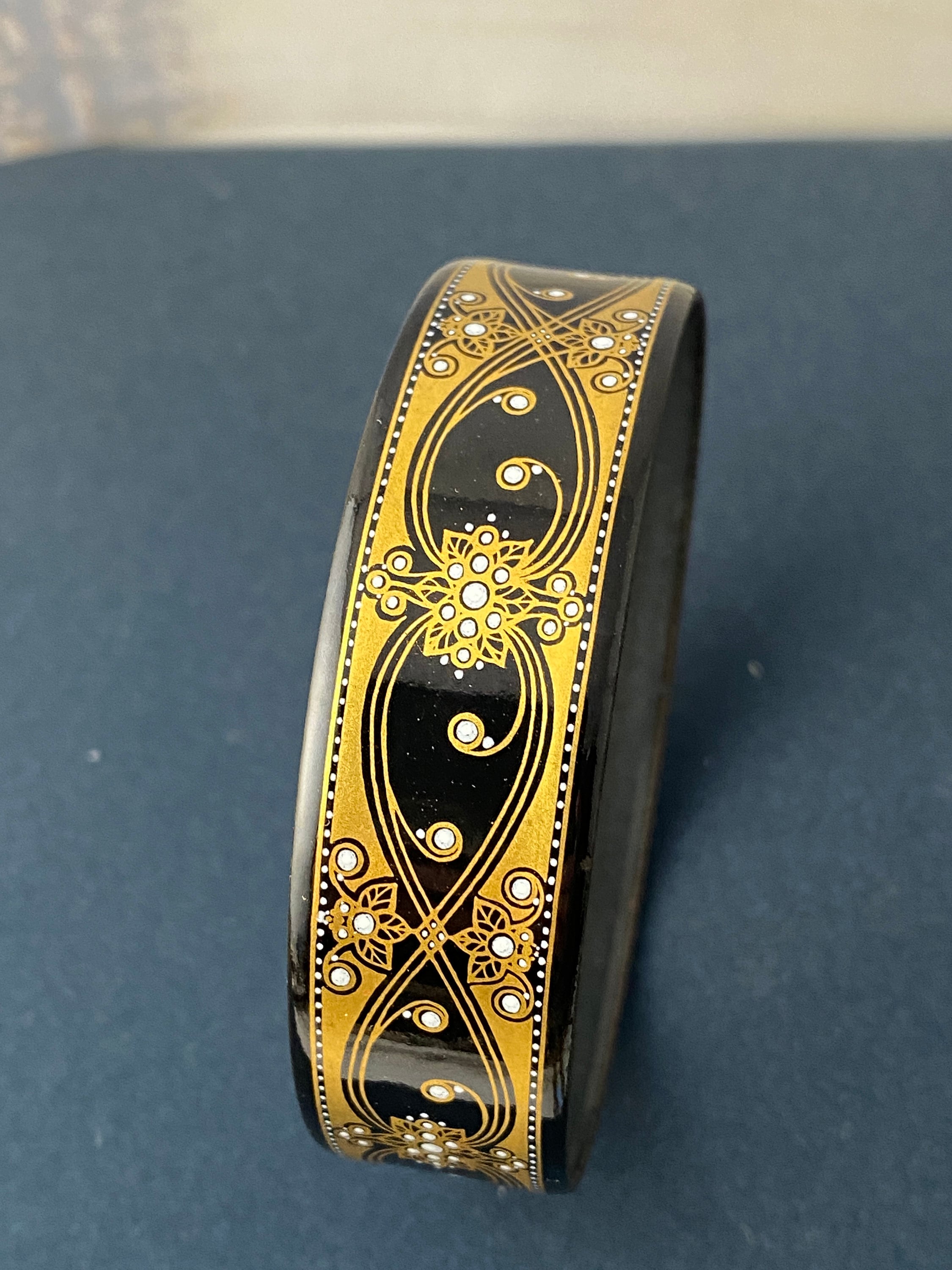 Michaela Frey Team - Etsy